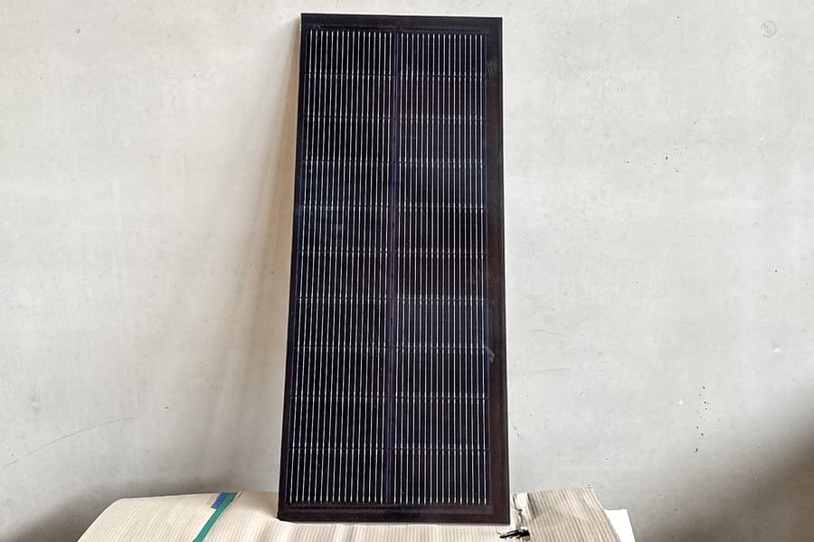 Palette mit 44 PV Paneelen Sonnenkraft KPV GML 77 WP